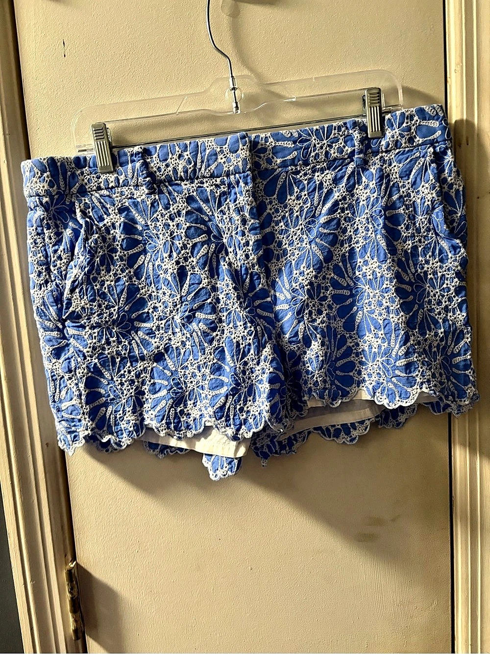LOFT The Riviera Short Floral Embroidered Shorts in Blue Size 12 Like New